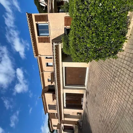 House Nartelles L Bbq & Pool L Shellter بيت للعطل