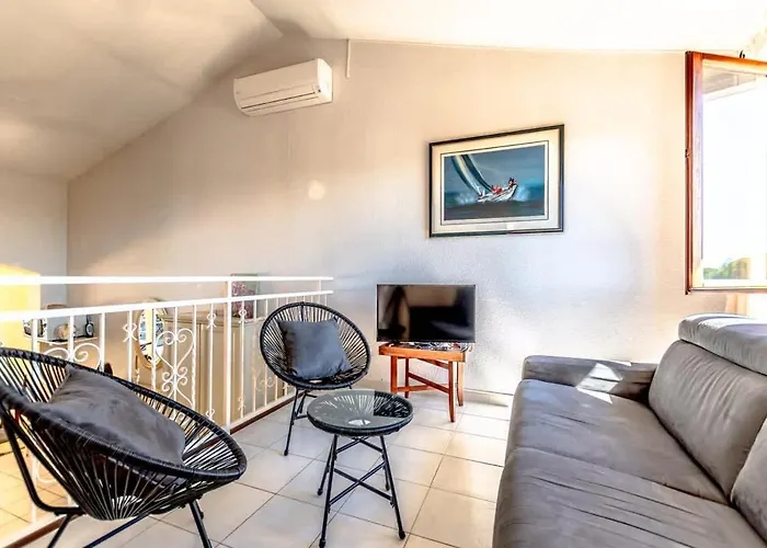 House Nartelles L Bbq & Pool L Shellter بيت للعطل سانت ماكسيم