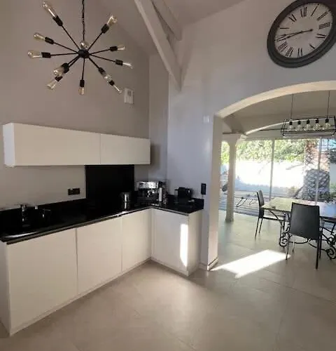 بيت للعطل House Nartelles L Bbq & Pool L Shellter
