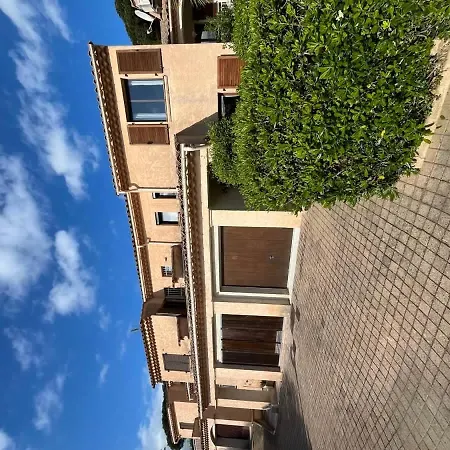 House Nartelles L Bbq & Pool L Shellter Feriehus